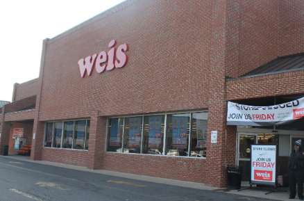 Weis Hours